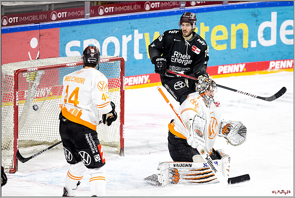 PENNY DEL;  Koelner Haie - Wolfsburg Grizzlys; Koeln, 17.03.2021